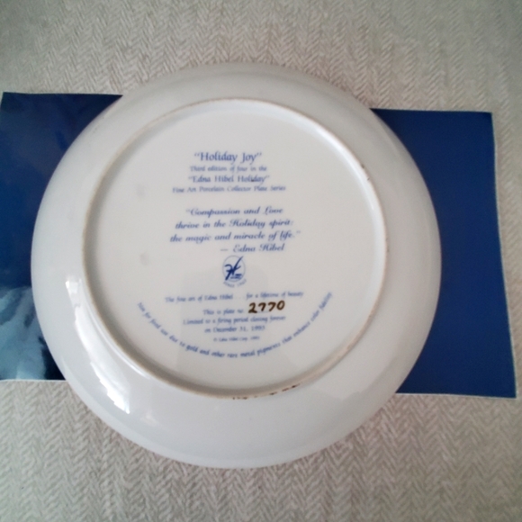 Vintage Edna Hibel Accents gold trimmed plate - Picture 3 of 4